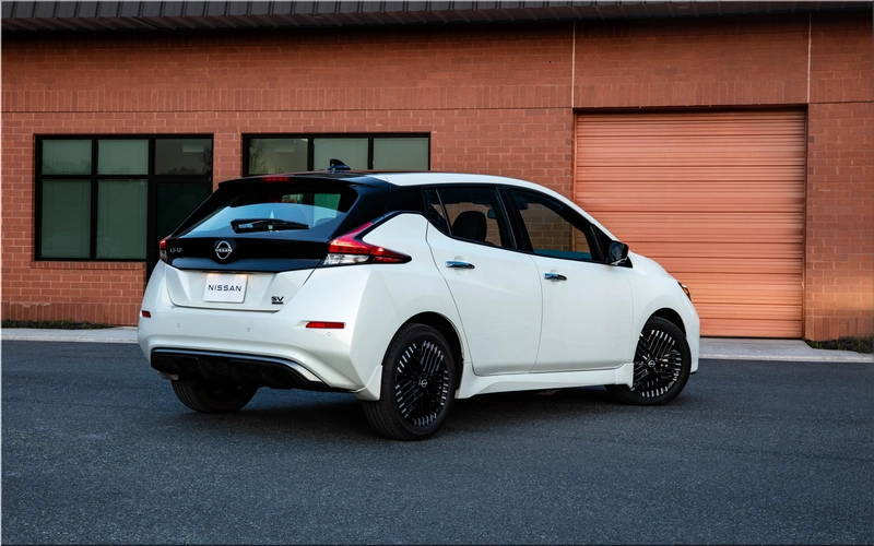 2025 Nissan Leaf