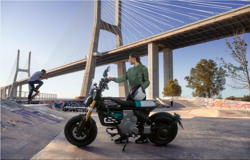 BMW CE 02