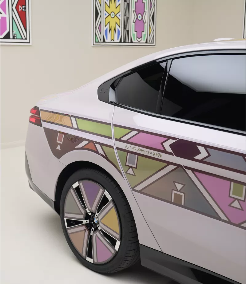 BMW i5 Flow NOSTOKANA