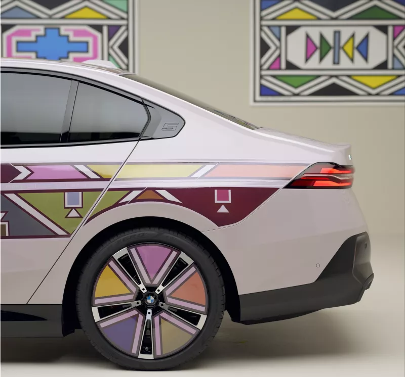 BMW i5 Flow NOSTOKANA