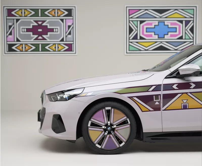 BMW i5 Flow NOSTOKANA