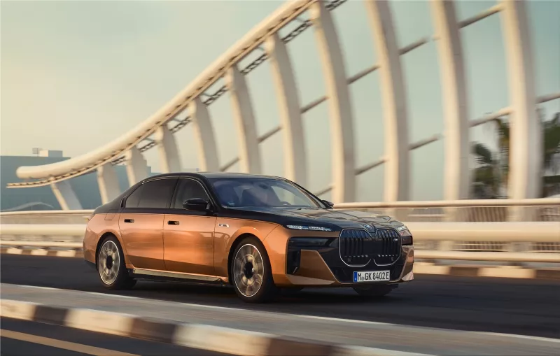 BMW i7