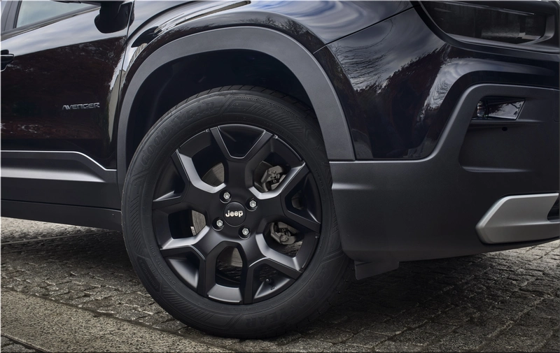 Jeep Avenger Black Edition
