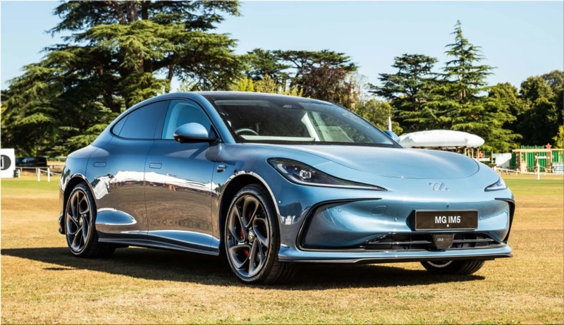 MG IM5 electric sedan