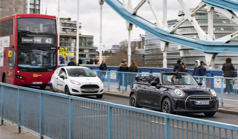 MINI Cooper SE Convertible