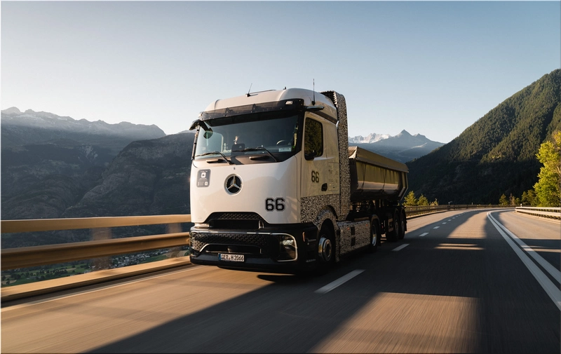 Mercedes-Benz GenH2 Truck