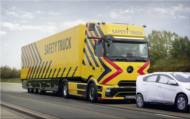 Mercedes-Benz eActros 600 Safety Truck