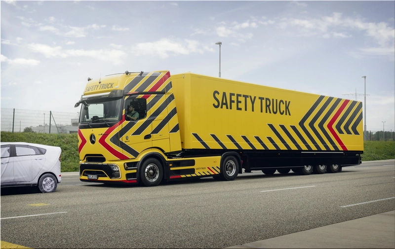 Mercedes-Benz eActros 600 Safety Truck