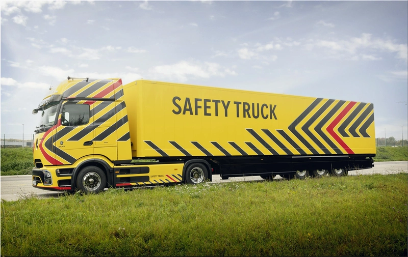 Mercedes-Benz eActros 600 Safety Truck
