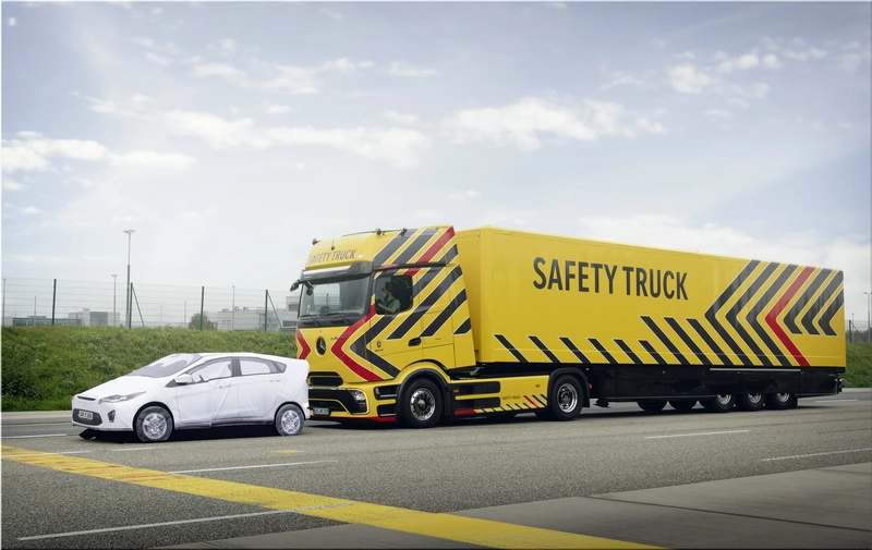 Mercedes-Benz eActros 600 Safety Truck