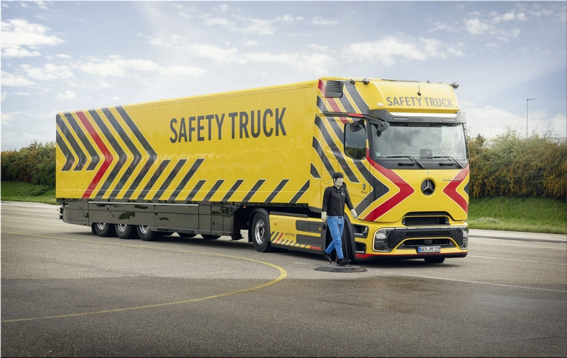 Mercedes-Benz eActros 600 Safety Truck