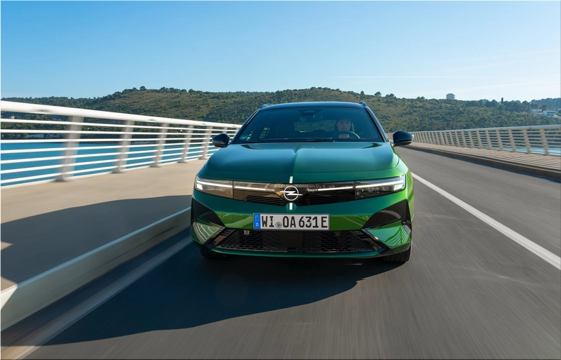 Opel Astra Sports Tourer Electric