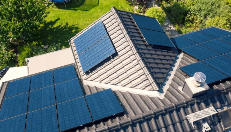 Photovoltaics and photovoltaic storage