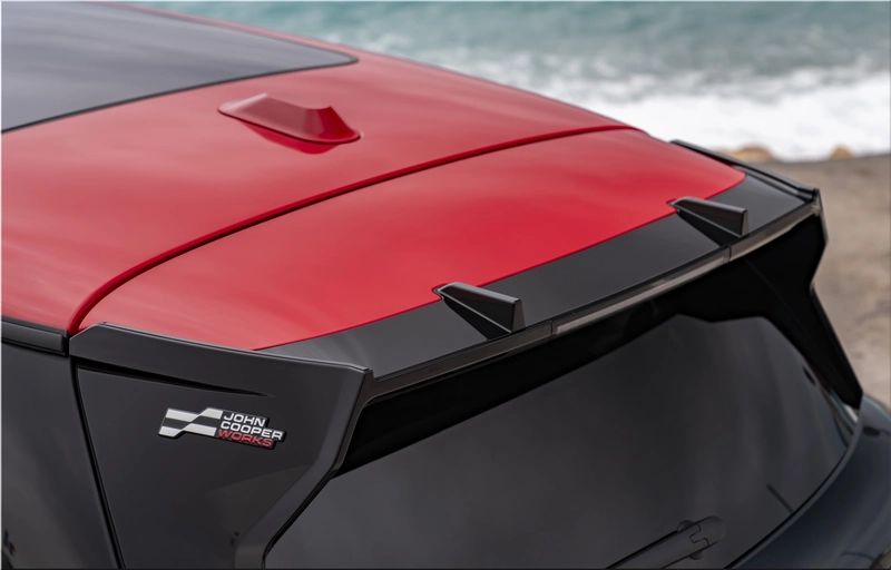 MINI Cooper SE in JCW Trim
