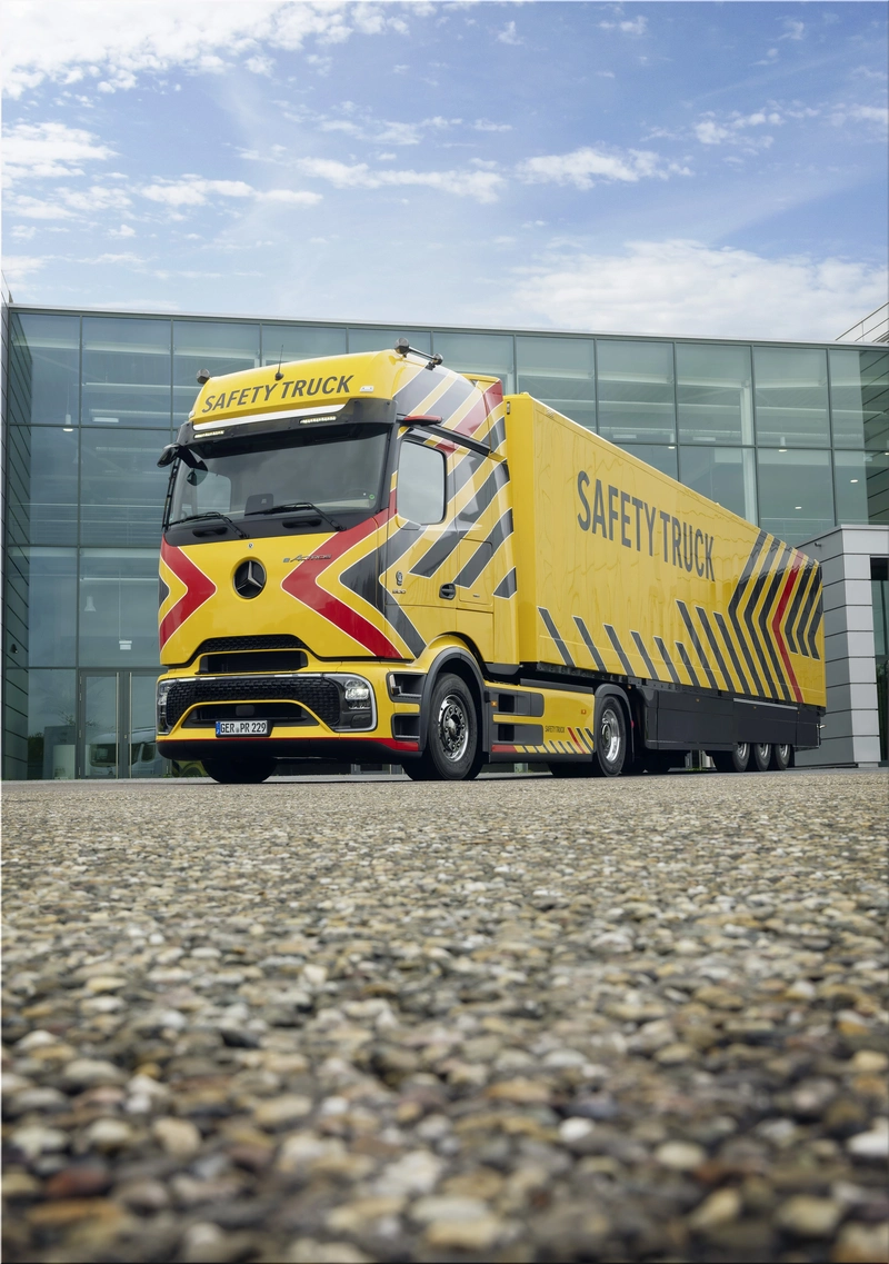 Mercedes-Benz eActros 600 Safety Truck