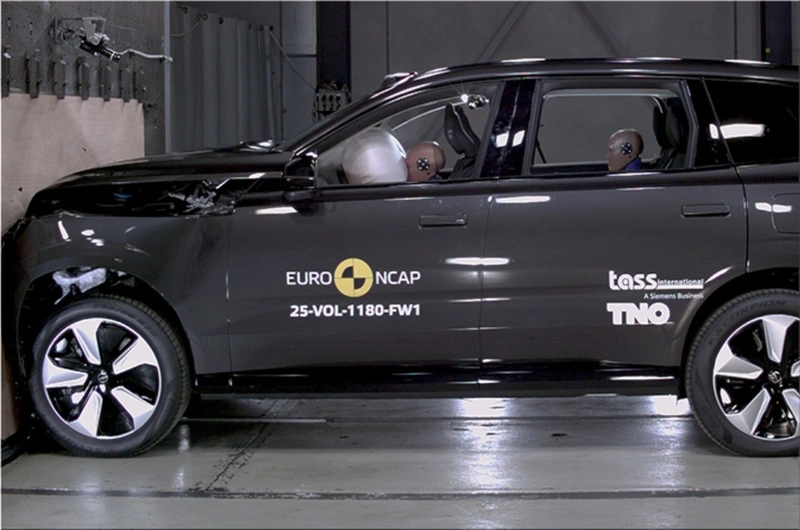 Volvo EX90