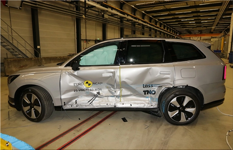 Volvo EX90