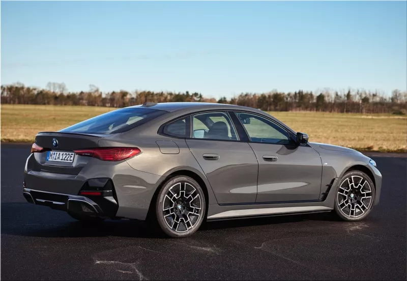 BMW i4