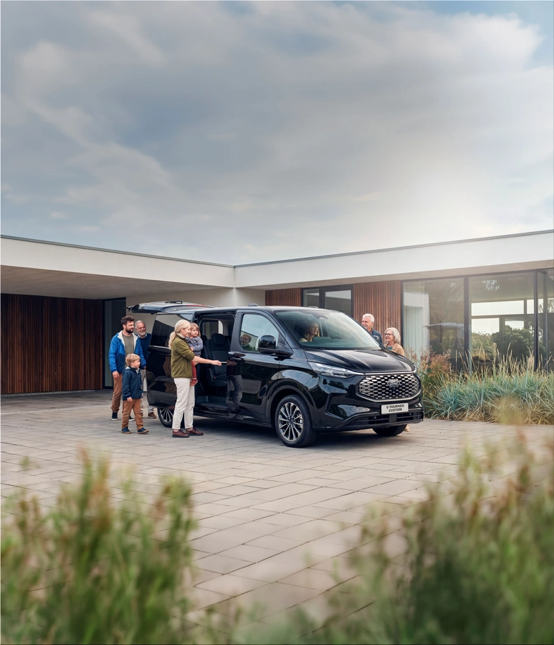 2027 Ford E-Tourneo Custom Titanium X