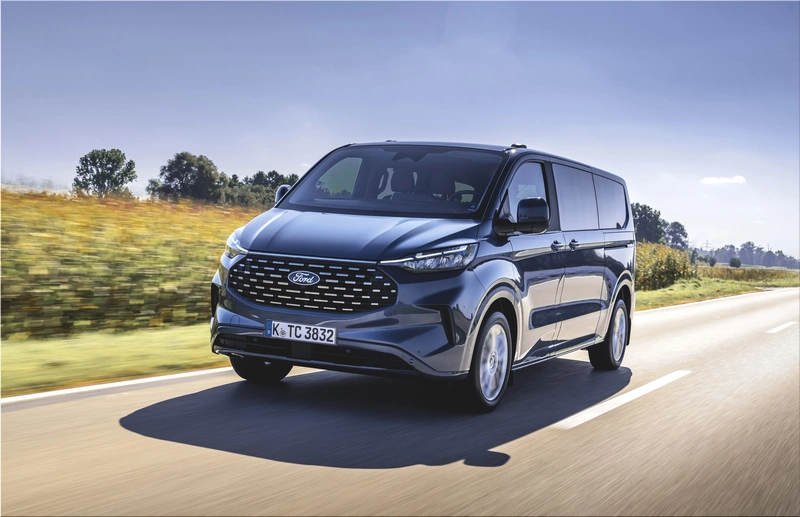 2027 Ford E-Tourneo Custom Titanium X