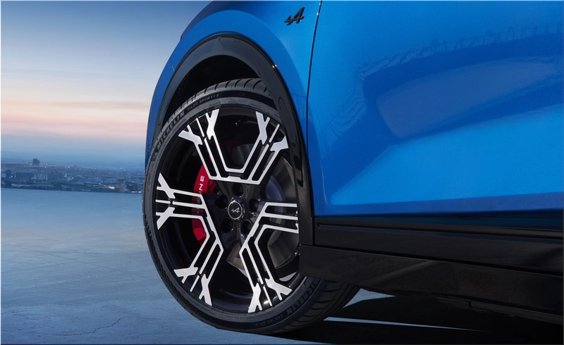 Alpine A390