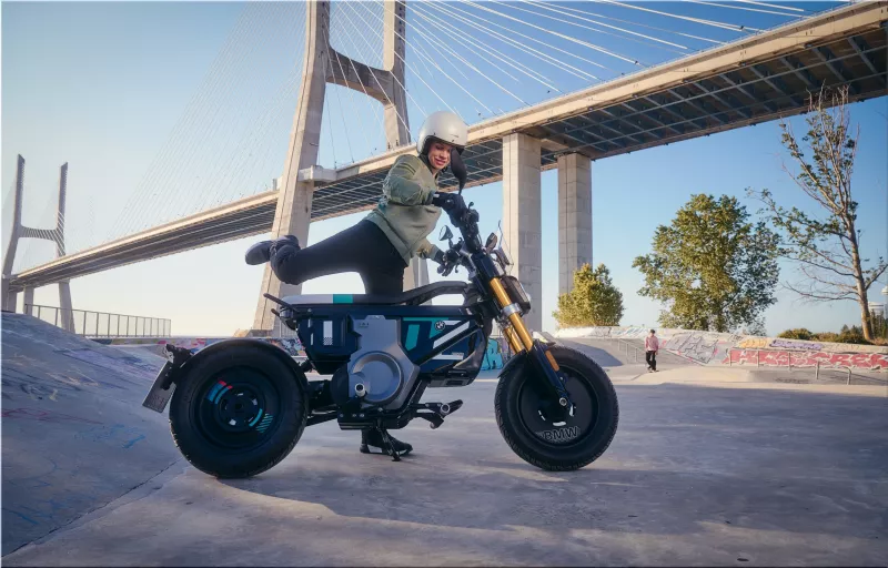 BMW CE 02