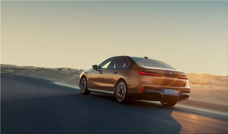 BMW i7
