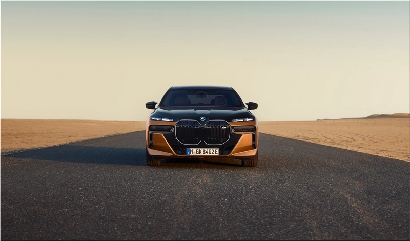 BMW i7