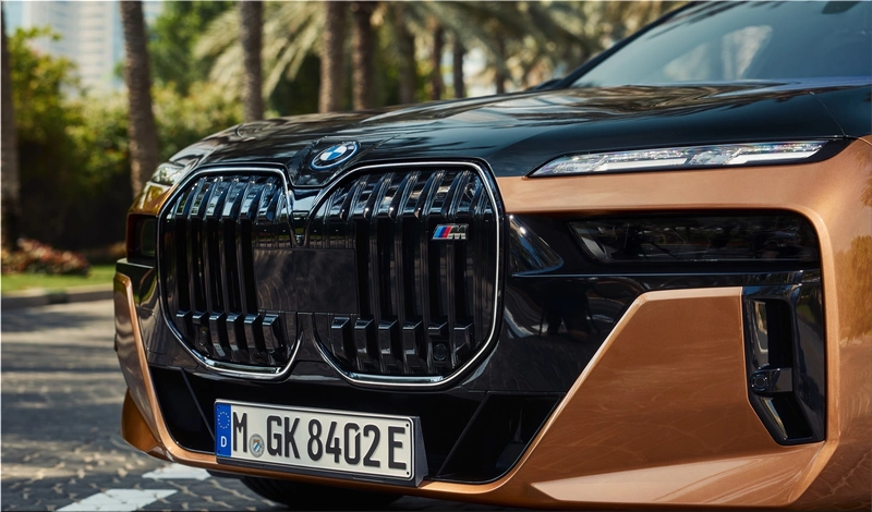 BMW i7