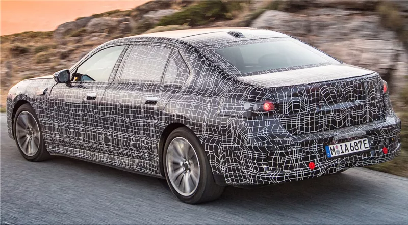 BMW i7