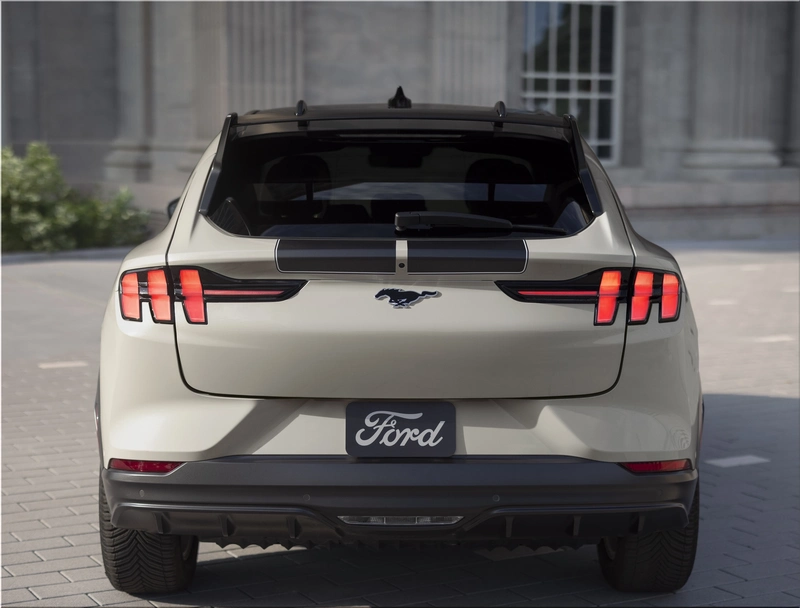 Ford Mustang Mach-E 2025