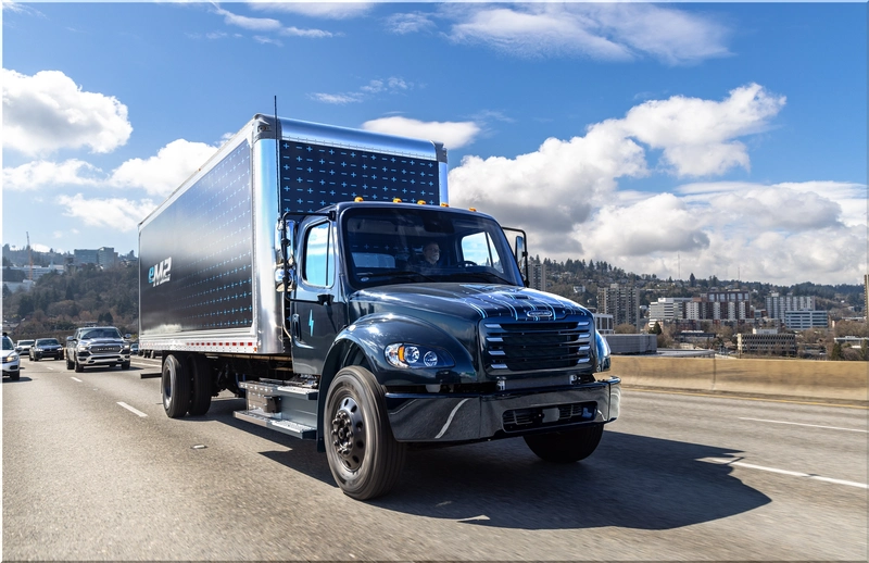 Freightliner eM2