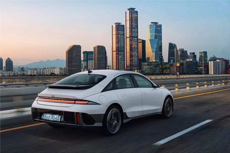 IONIQ 6