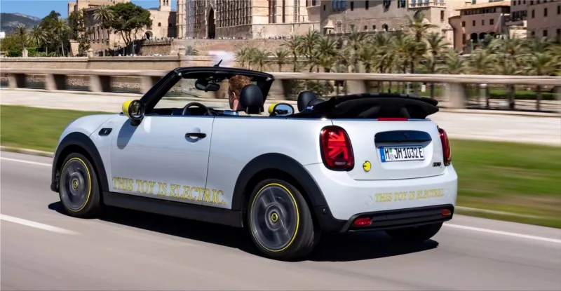 Mini Cooper SE Cabriolet