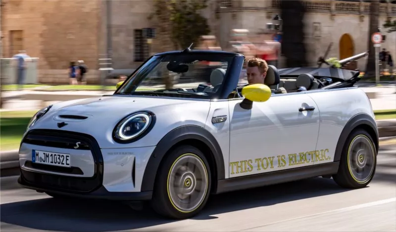 Mini Cooper SE Cabriolet