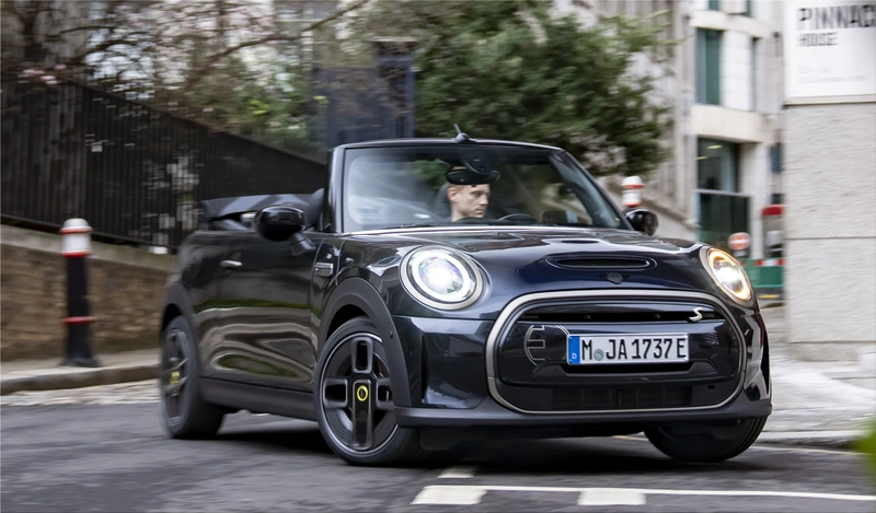 MINI Cooper SE Convertible