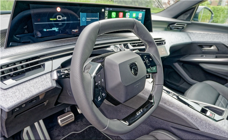 Peugeot E-5008
