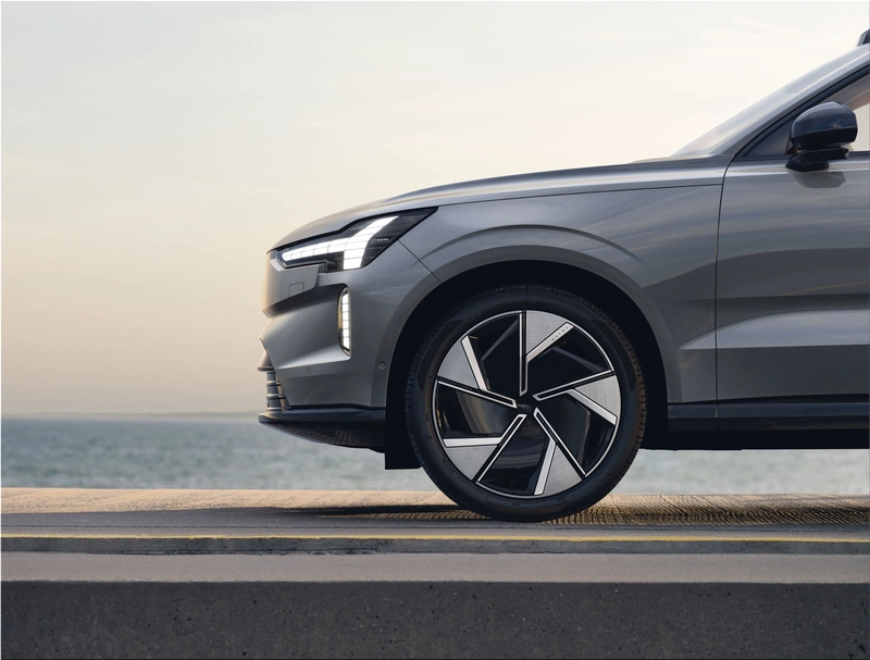 2023 Volvo EX90