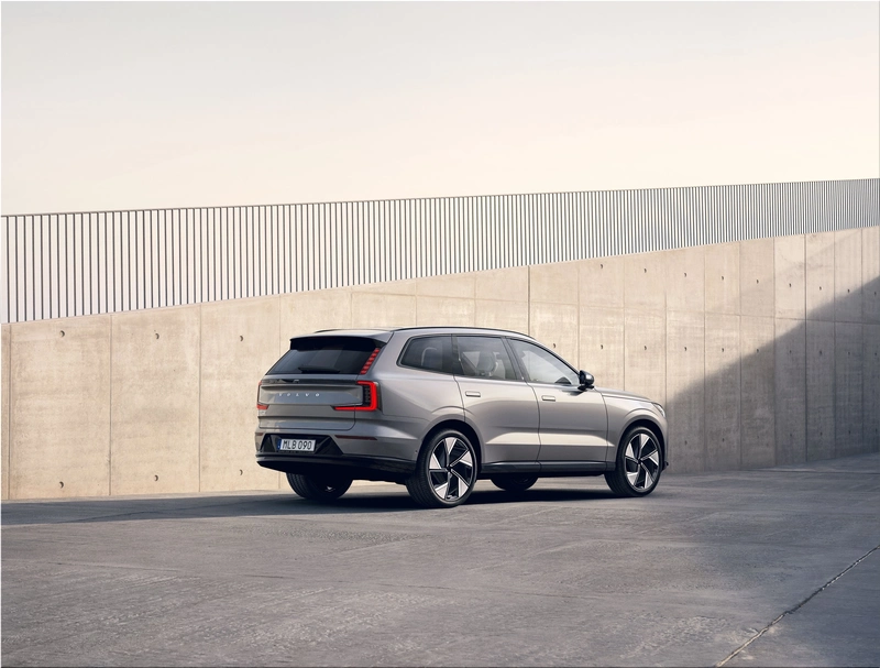 2023 Volvo EX90