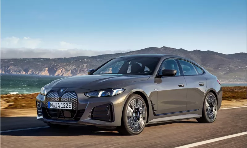 2025 BMW i4