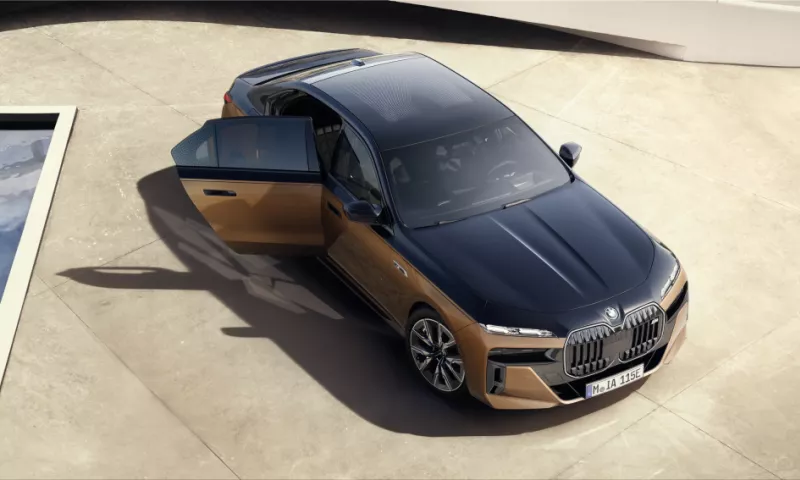 BMW i7