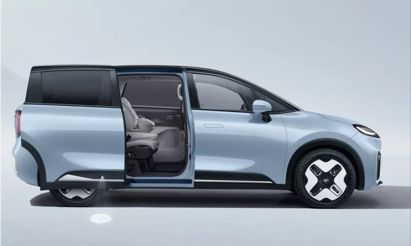 BAIC ArcFox Kaola: The First Smart Parenting Vehicle Designed for Families with Children