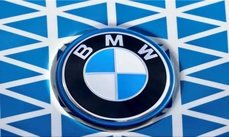 BMW's Electric Vehicles Shine Despite Uncertain Outlook