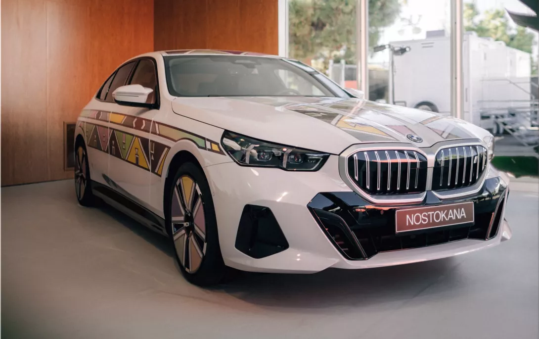 Art Meets Innovation: The BMW i5 Flow NOSTOKANA Revolutionizes Electric Vehicles with E-Ink Technolog