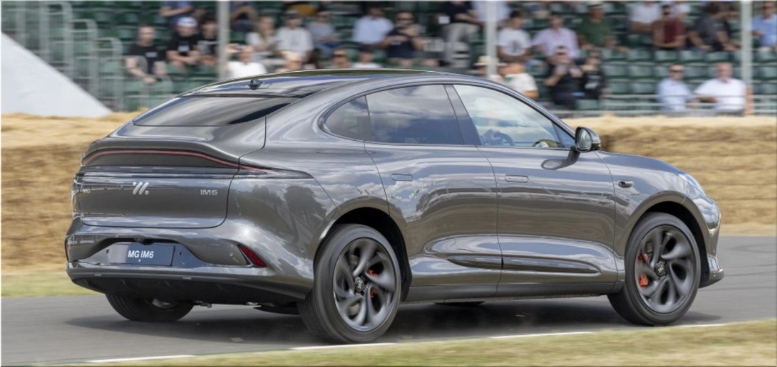 MG IM6 electric SUV
